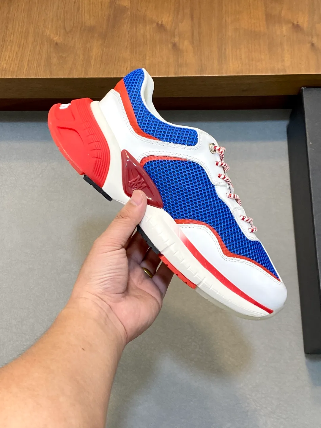 💰740 AMIRI's new men's casual sports shoes, made of first-layer cowhide leather uppers and spliced ​​with original breathable mesh, rich in three-dimensionality, contrasting color design, simple style, fashionable and sporty, breathable mesh lining, original ultra-light outsole, a must-have item for daily leisure! Size: 38-45 (38, 45 customized)